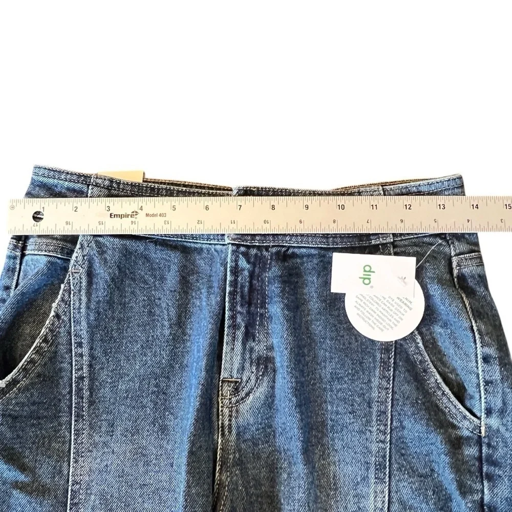 Dip NWT straight leg denim jeans middle seam size 4